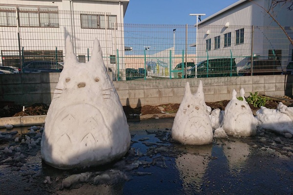 雪の日にあのキャラクターが、、、？！