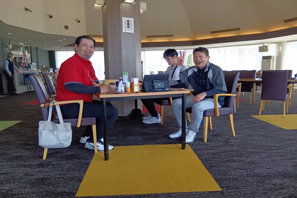 ゴルフ、みんな仲良し（西多摩）