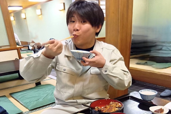 いっぱい食べてる姿がいい！（名古屋）